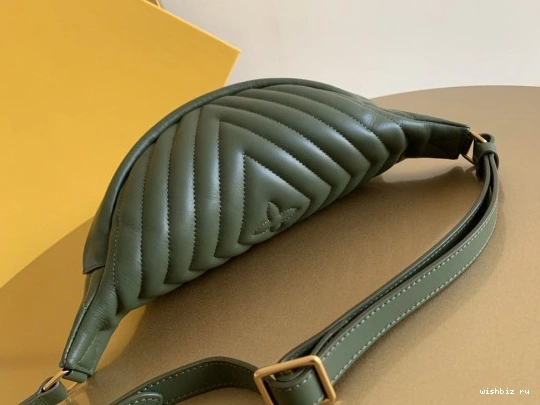 WIS NEW WAVE VUITTON LOUIS BUMBAG 0827